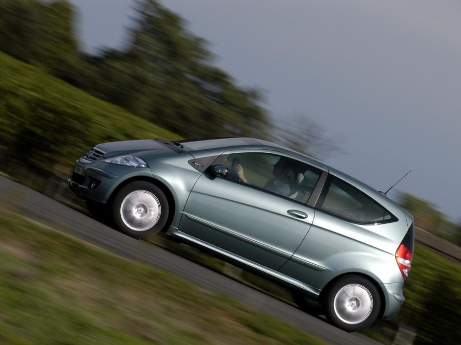  Mercedes-Benz A180 CDI 3-Door 2004 года  (фото 15 из 21)